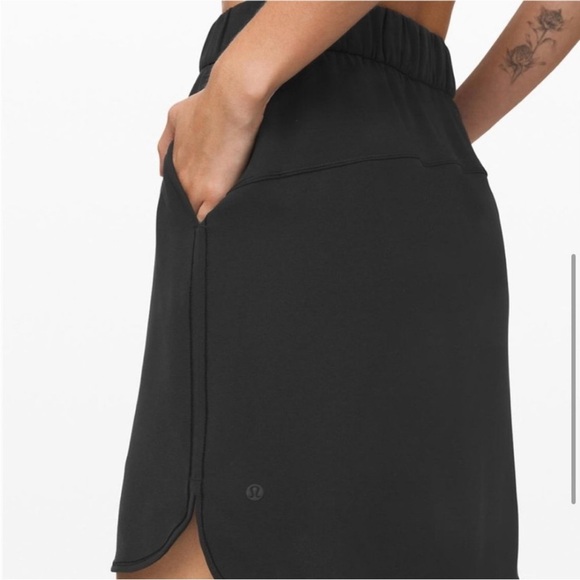 Lululemon | On the Fly | Pencil Skirt - Picture 2 of 14